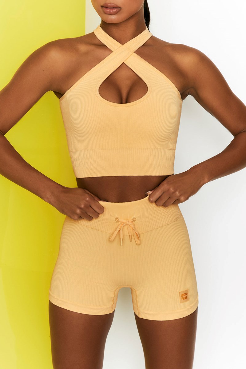 Bo+Tee Adapt Acanalado Halter Crop Top Amarillo | RTDB24839