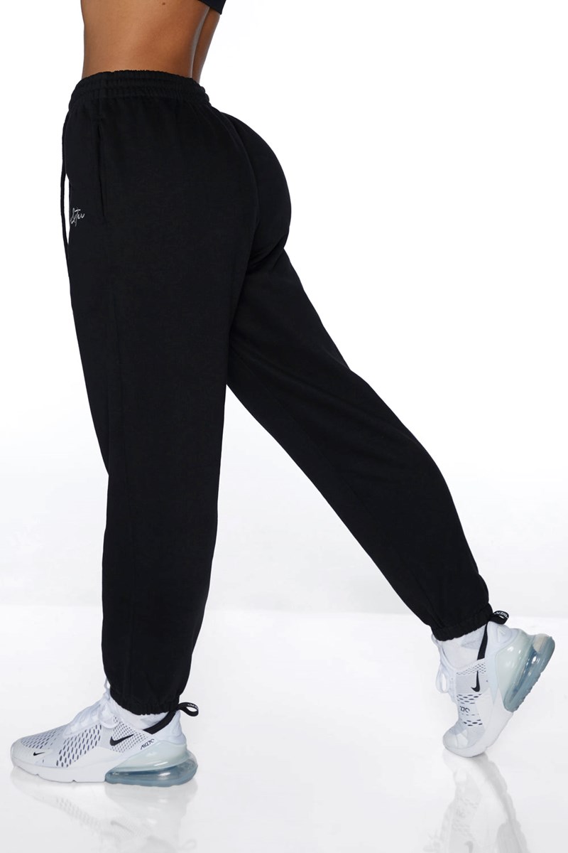 Bo+Tee Always Improving Branded Sweatpants Negras | MWOT05482