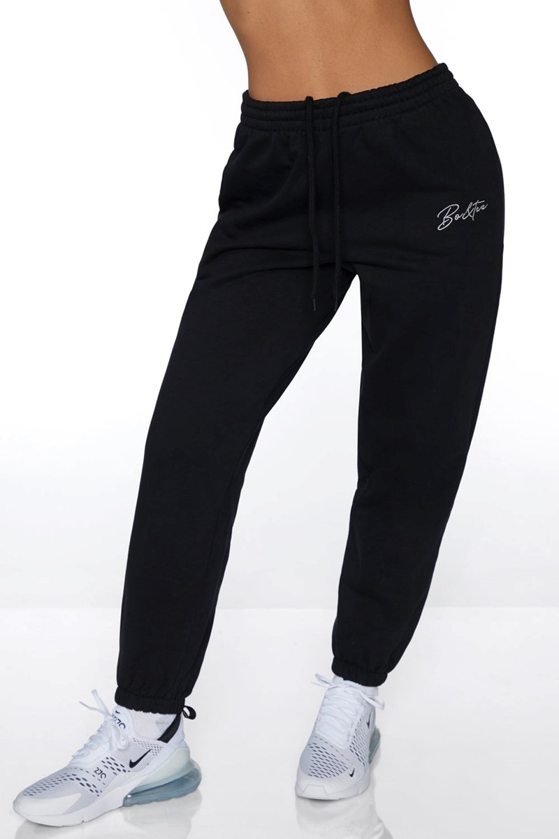 Bo+Tee Always Improving Branded Sweatpants Negras | MWOT05482