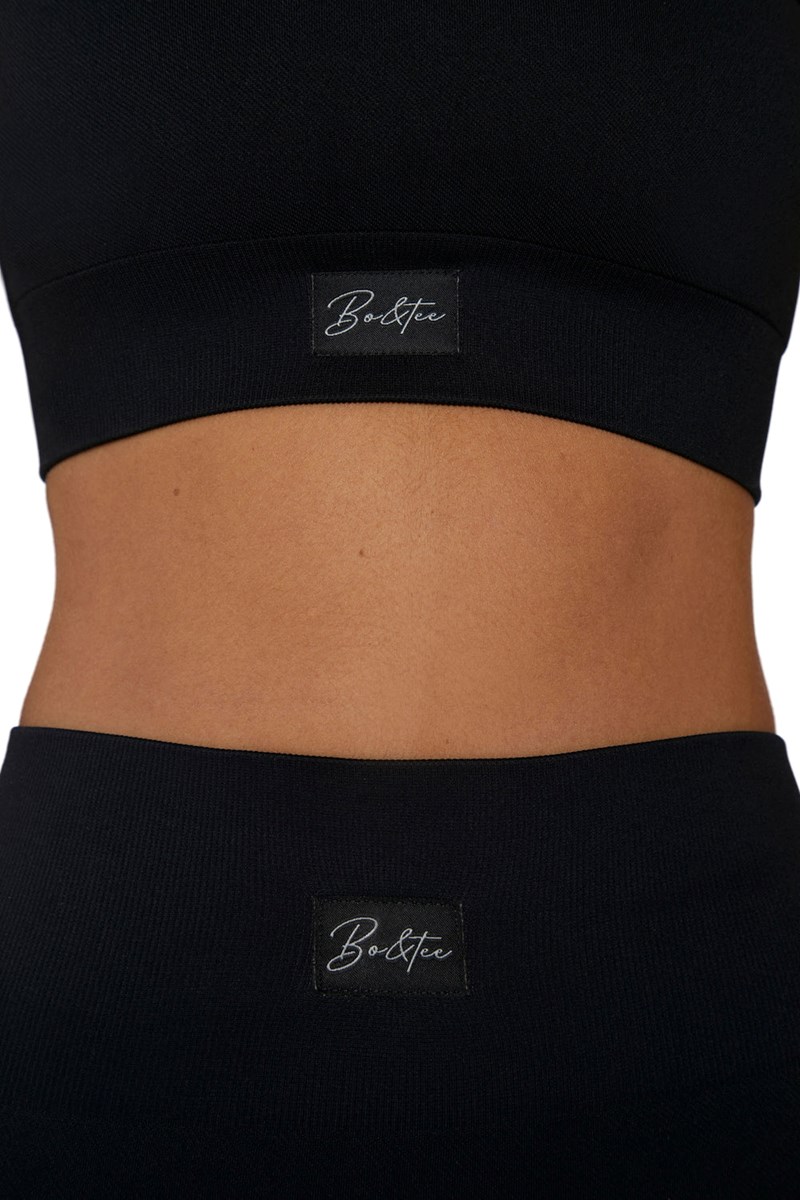 Bo+Tee Empowered Seamless Asymmetric Crop Top Negras | FIQY62534