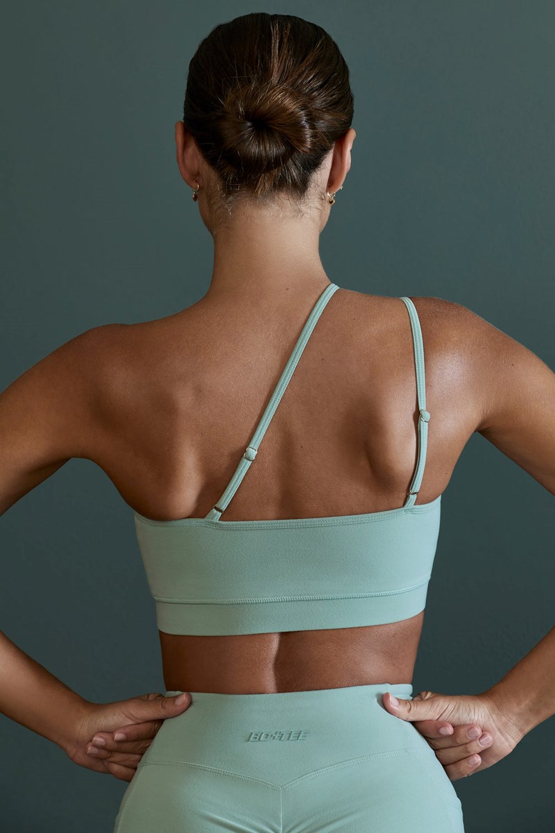 Bo+Tee Enhance Asymmetric Neckline Sports Bra Verde | XQBA27598